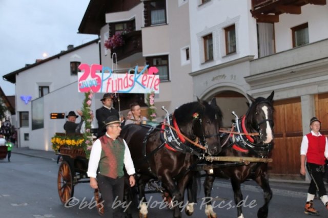 Festzug zum Festzelt