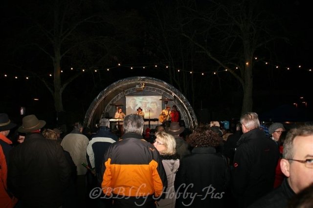 8. Weihnachtskonzert auf dem Weihnachtsmarkt Schmelz