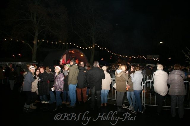 8. Weihnachtskonzert auf dem Weihnachtsmarkt Schmelz