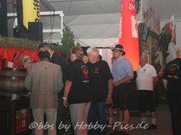Pfunds-Kerle Fest, Einzug ins Festzelt