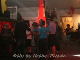 Pfunds-Kerle Fest, Einzug ins Festzelt
