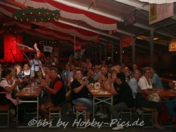 Pfunds-Kerle Fest, Einzug ins Festzelt
