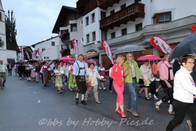 Festzug zum Festzelt