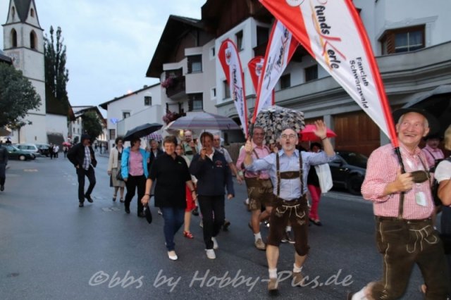 Festzug zum Festzelt