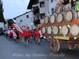 Festzug zum Festzelt