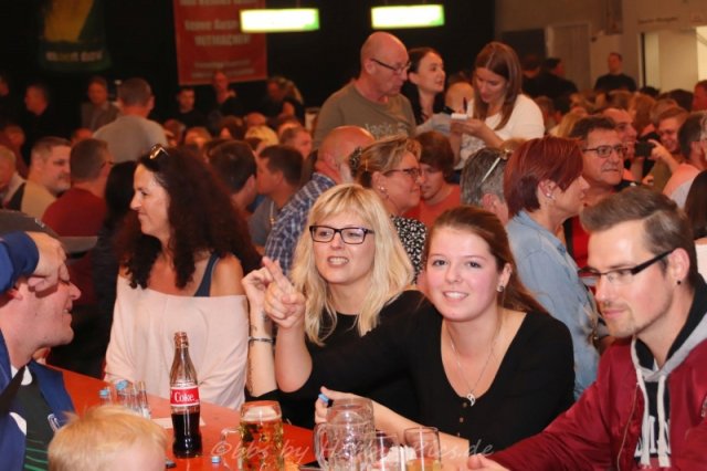 Alpenrock im Feuerwehrhaus, Samstag