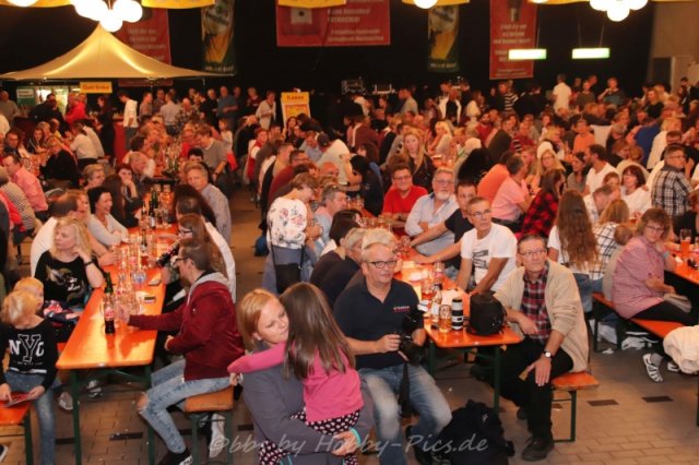 Alpenrock im Feuerwehrhaus, Samstag