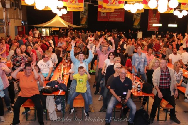 Alpenrock im Feuerwehrhaus, Samstag