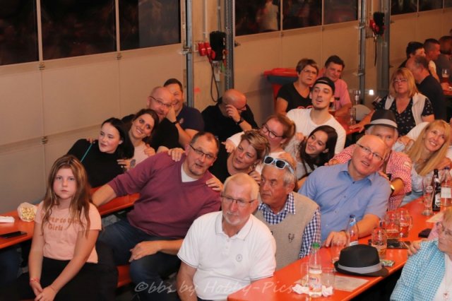 Alpenrock im Feuerwehrhaus, Samstag