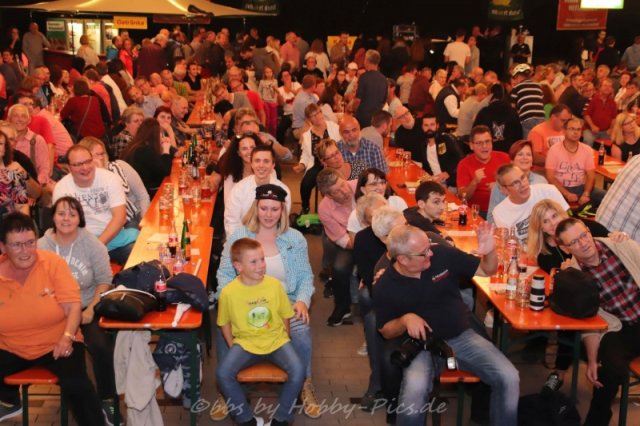 Alpenrock im Feuerwehrhaus, Samstag