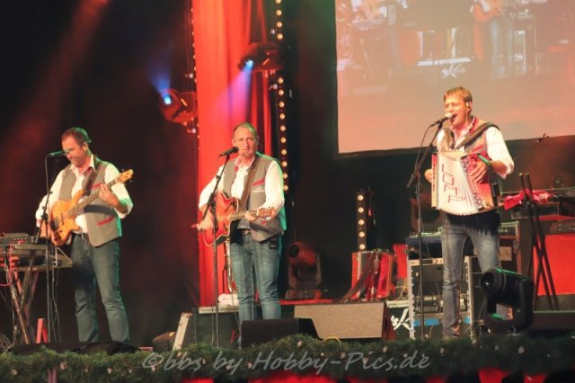 Pfunds-Kerle Fest, Freitag