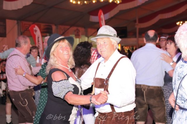Pfunds-Kerle Fest, Freitag