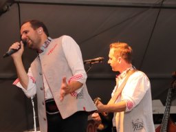 Feiern mit Freunden - VIP-Zelt-Party