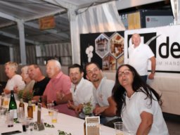 Feiern mit Freunden - VIP-Zelt-Party