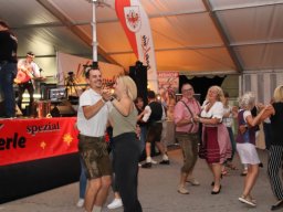 Feiern mit Freunden - VIP-Zelt-Party